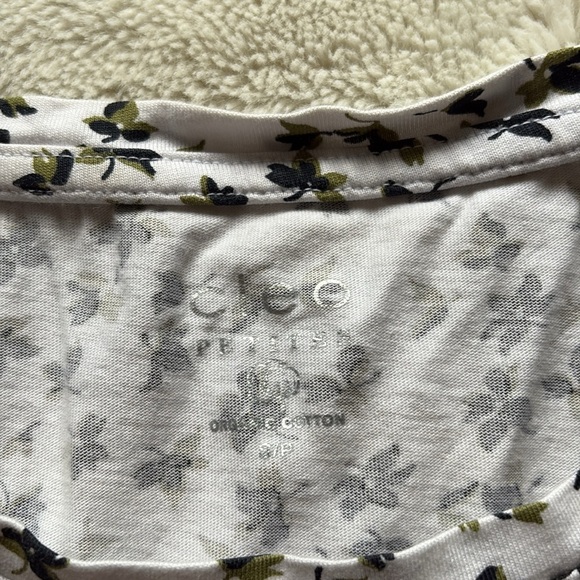 Cleo Organic Cotton Floral Tee | White & Blue | Size S Petite | Soft - Picture 3 of 5